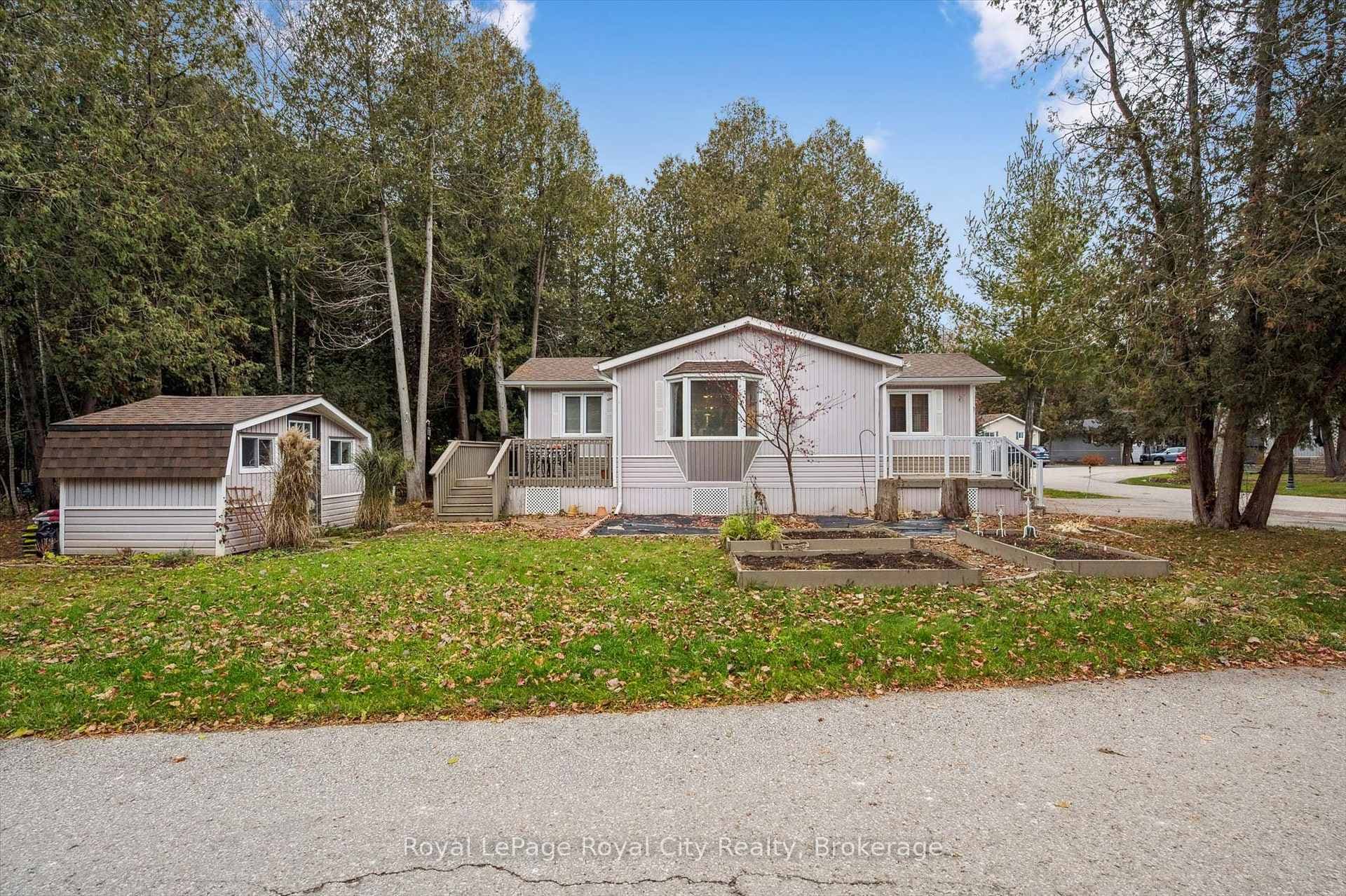 10 Spruce Avenue photo 3
