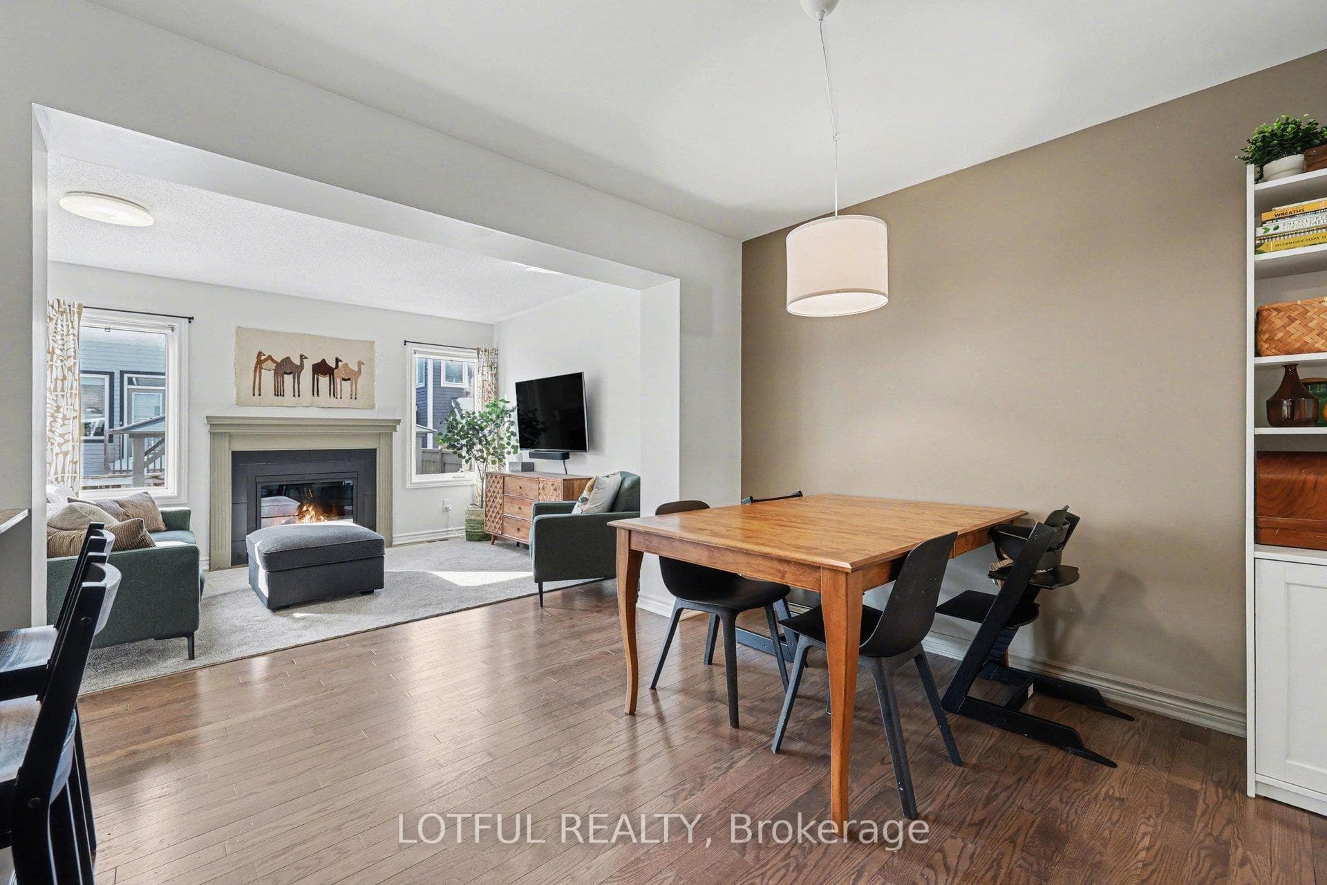 521 Foxlight Circle photo 9