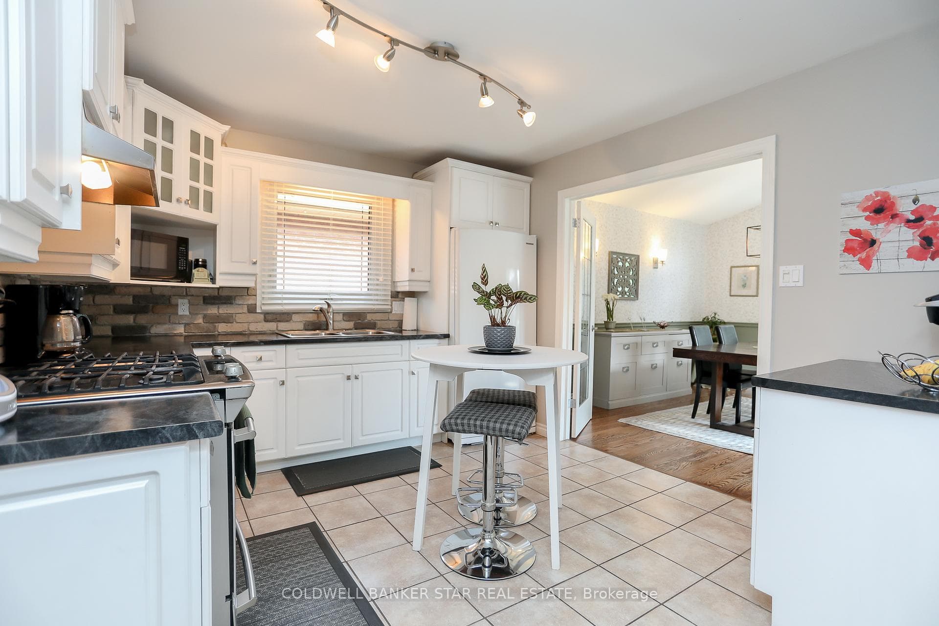 7 Wright Crescent photo 12