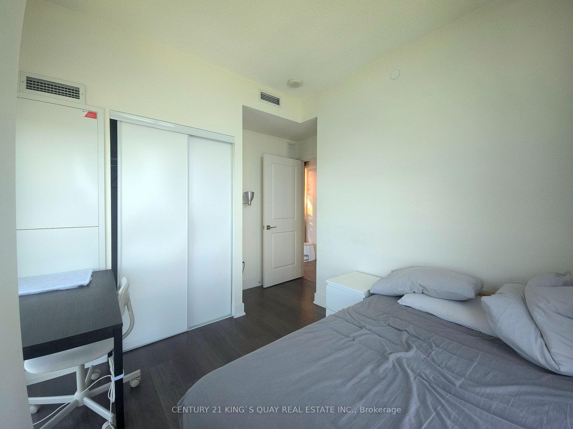 88 Sheppard Avenue Unit 1410 photo 12