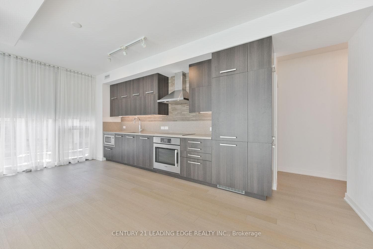 15 Beverley Street Unit 610 photo 11