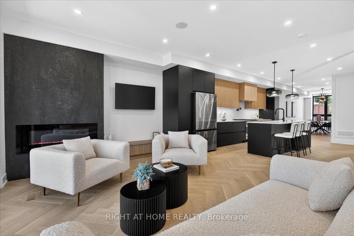 15B ROSEMEADE Avenue photo 13