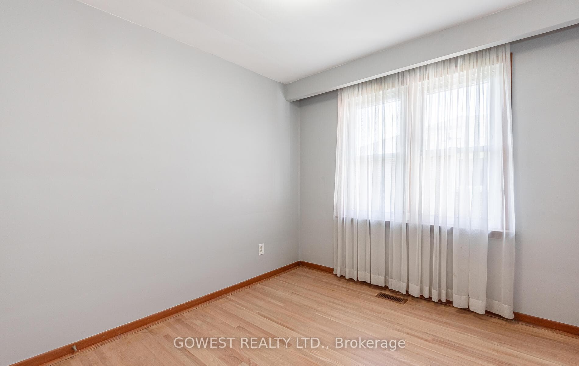 106 Wellesworth Drive photo 20