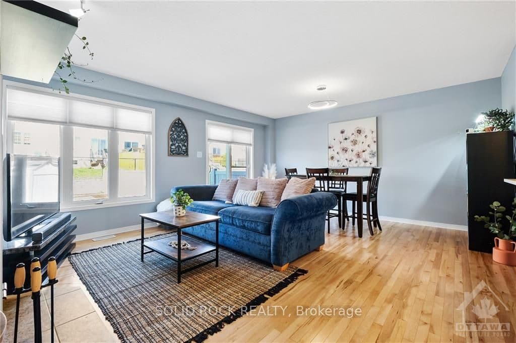 2582 RAYMOND Street photo 13