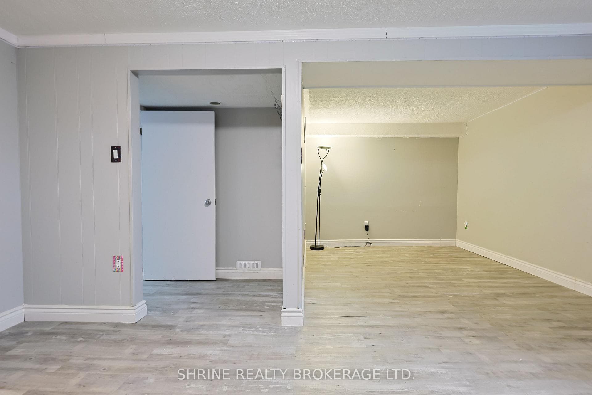122 Andover Drive photo 31