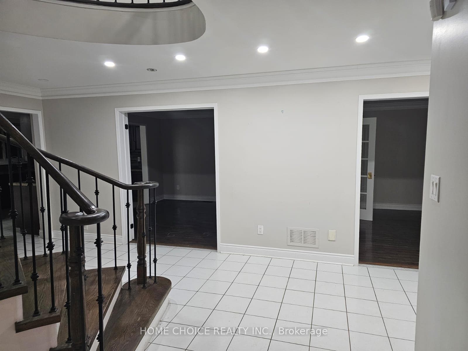 45 Livingston Drive photo 3