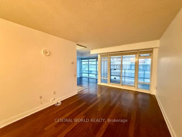 2191 Yonge Street Unit 2109 photo 7