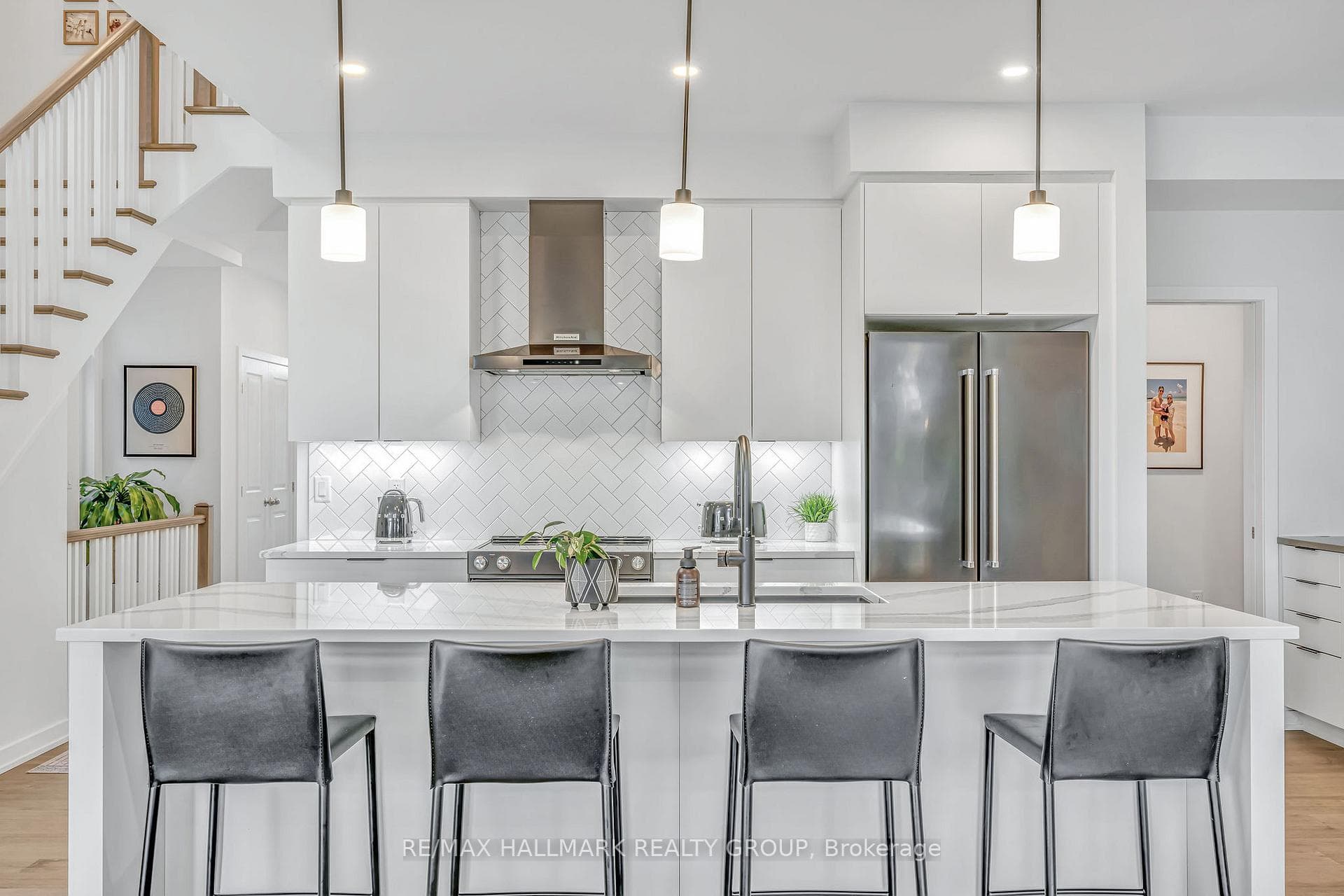 Kitchen Island seating with pendant lighting