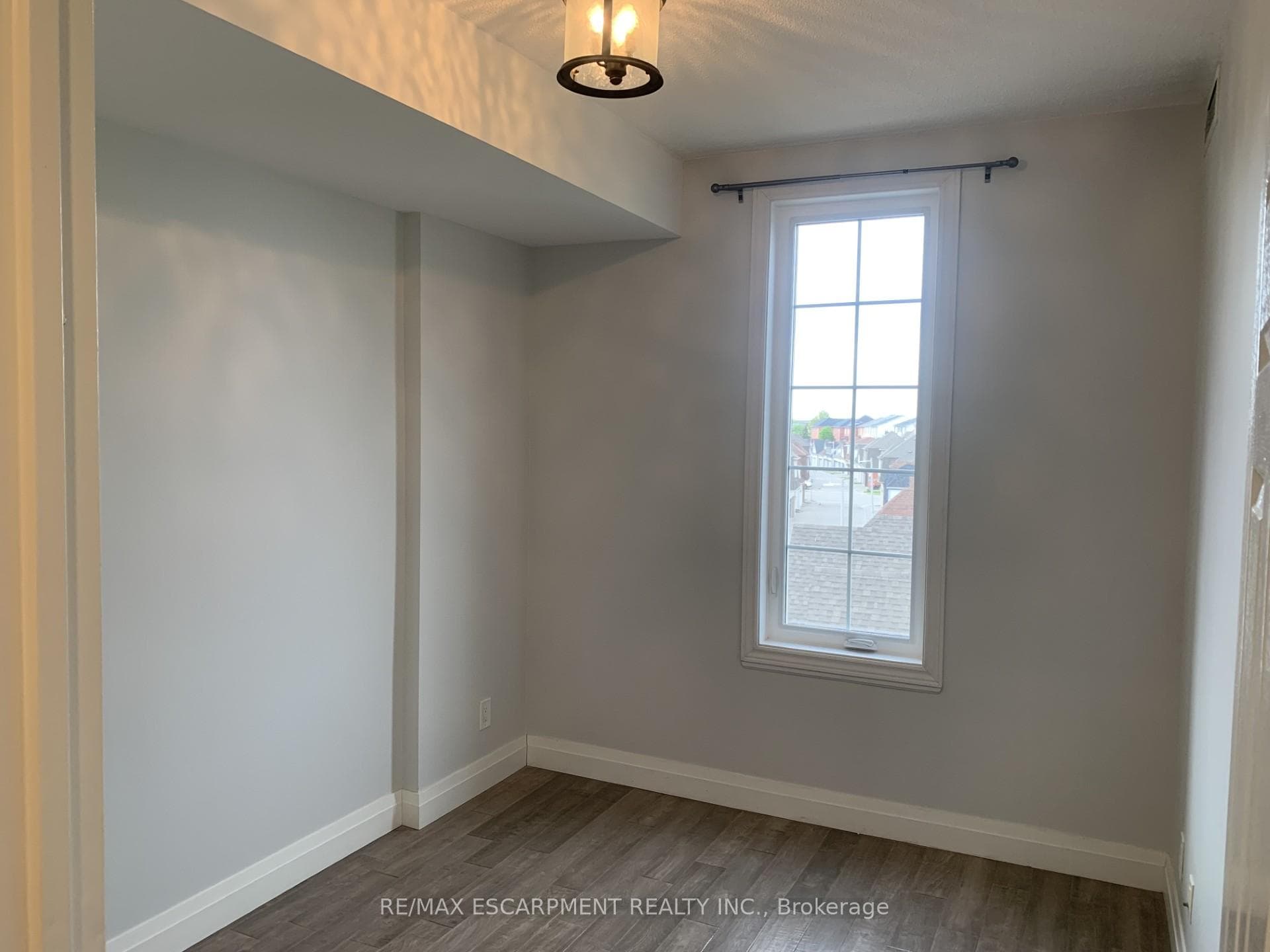 2301 Parkhaven Boulevard Unit 402 photo 23