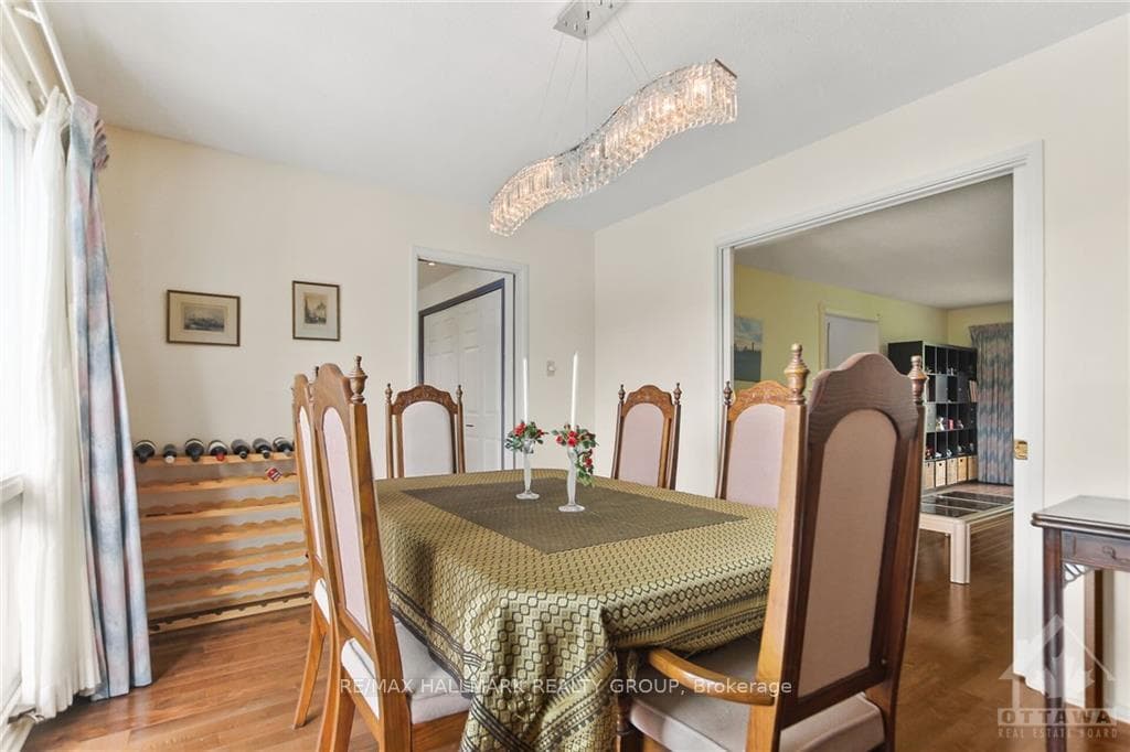 14 SELWYN Crescent photo 7