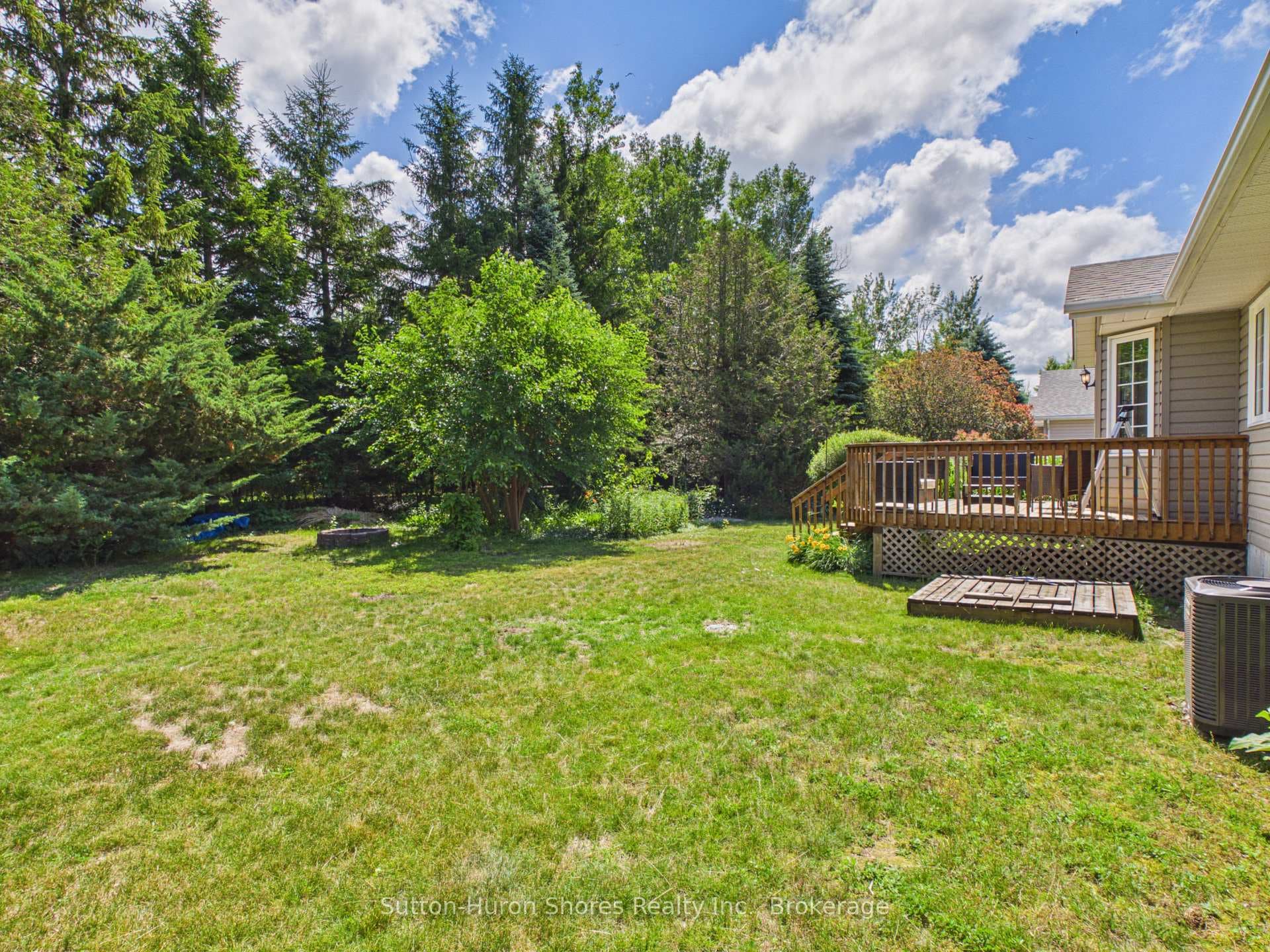 14 Eastgate Drive photo 4