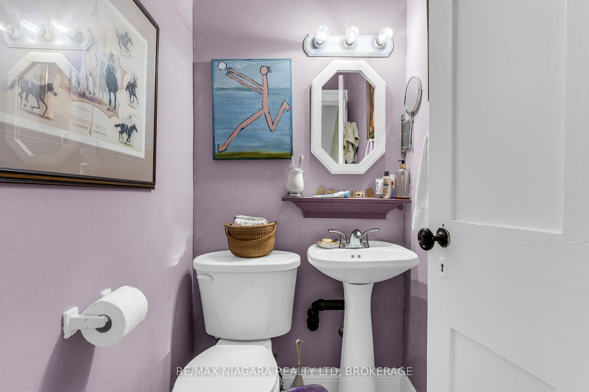 upstairs 2 pce bathroom