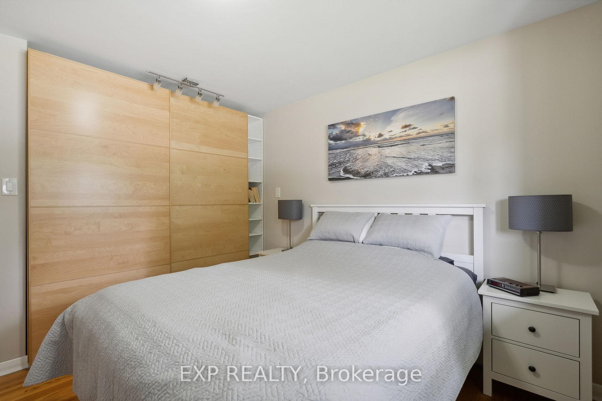 224 Irving Place photo 19