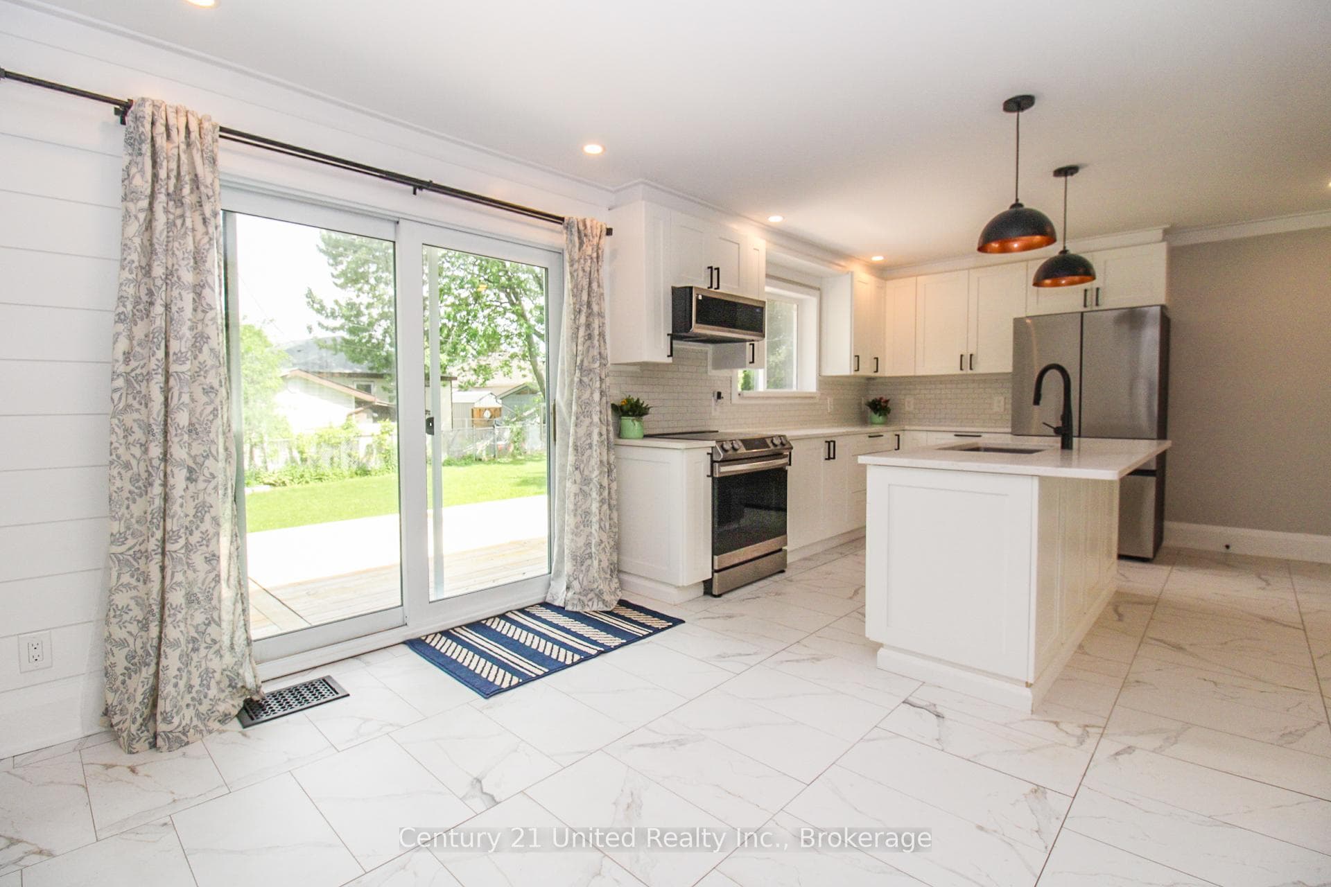 822 Argyle Street photo 13