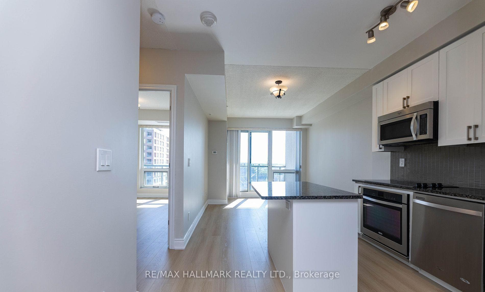 9090 Yonge Street Unit 607 photo 18