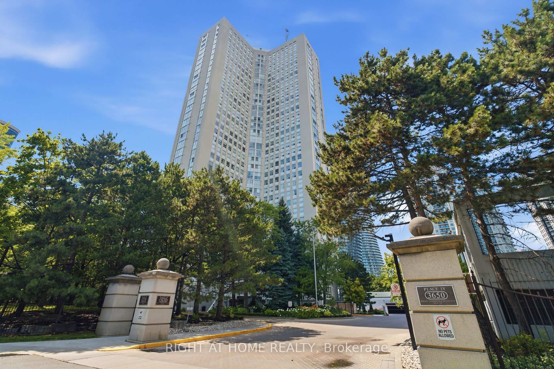 3650 Kaneff Crescent Unit 2507 photo 2