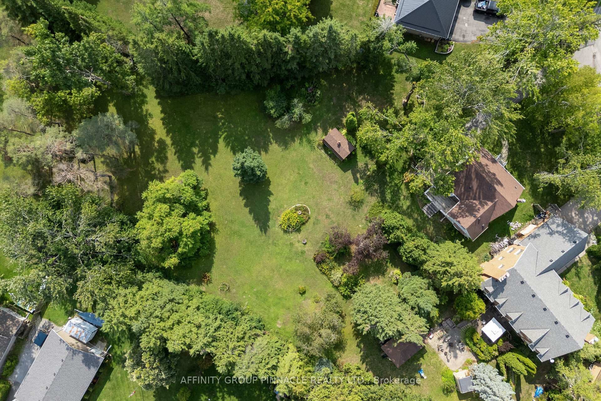 17 Richard Avenue photo 6