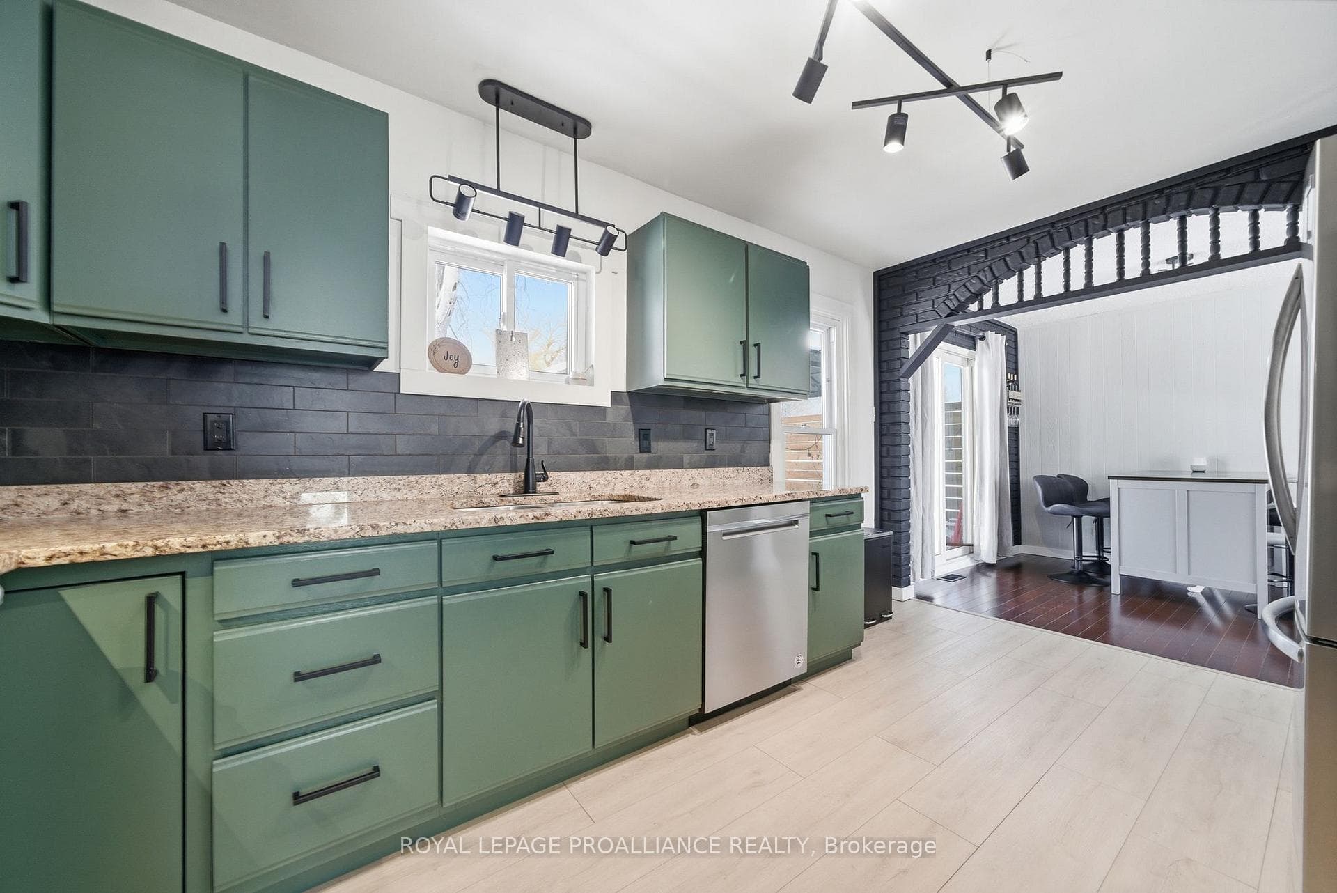 2292 Hamilton Road photo 16