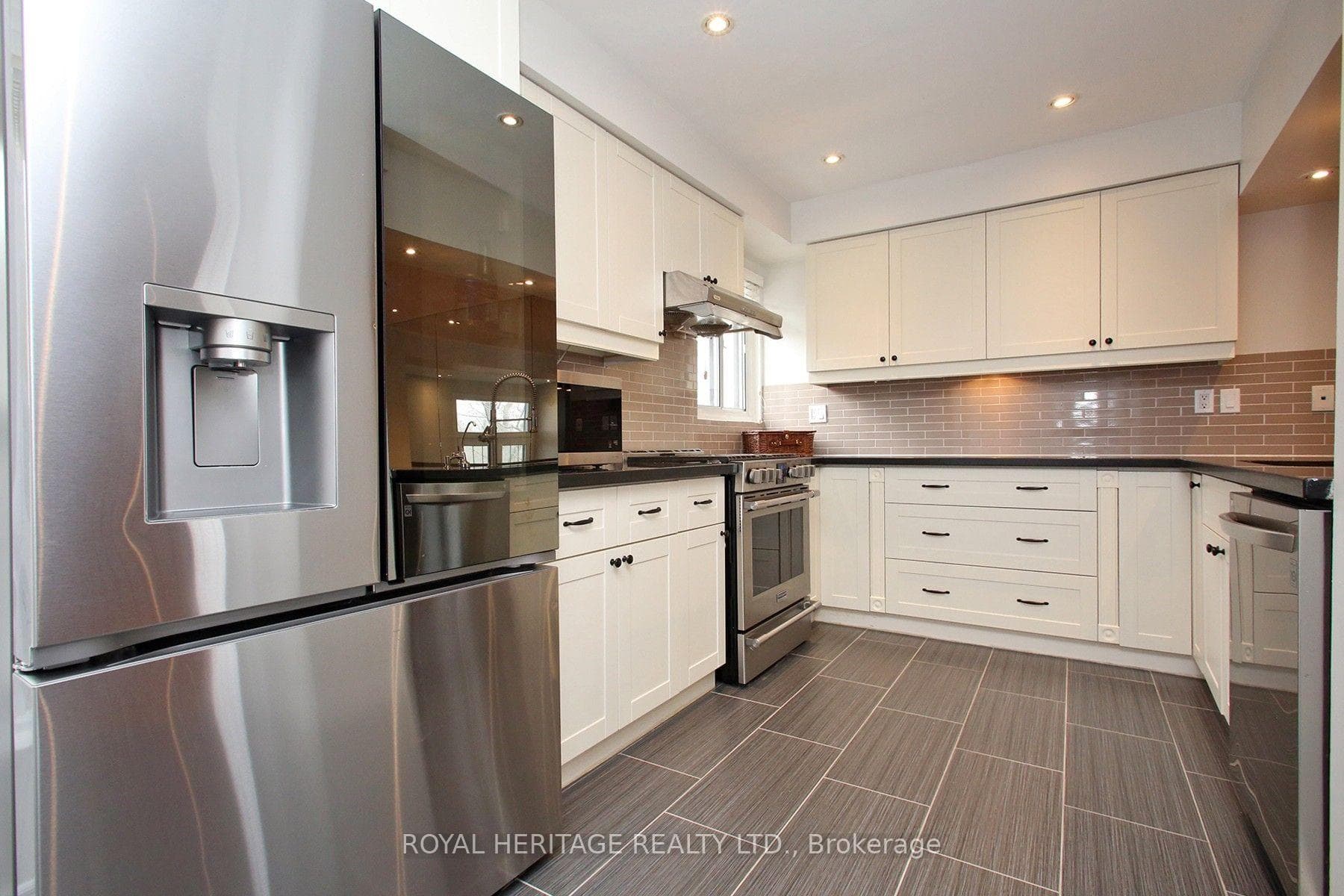 24 Reid Drive Unit 6 photo 6