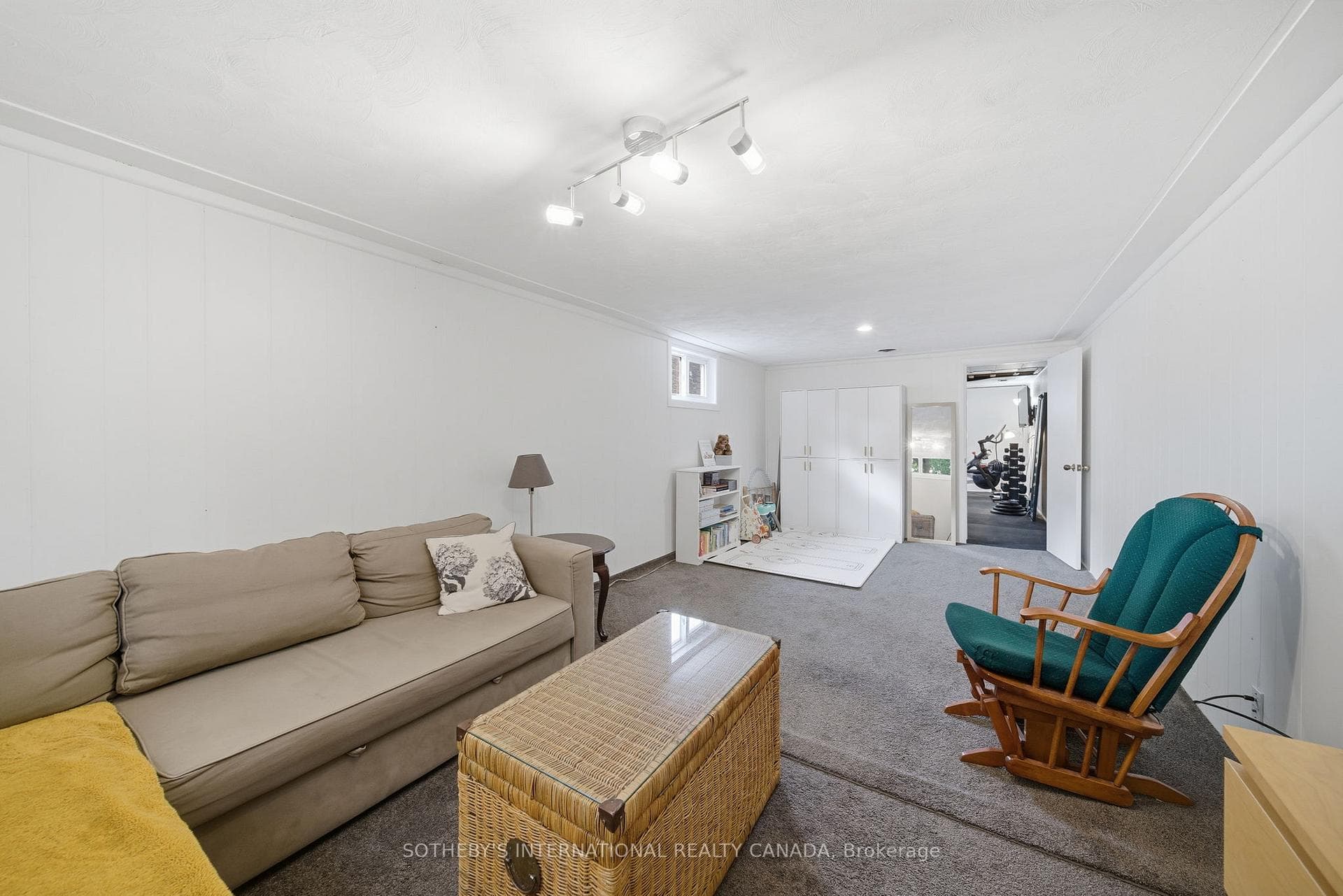 23 East 16th Street photo 29