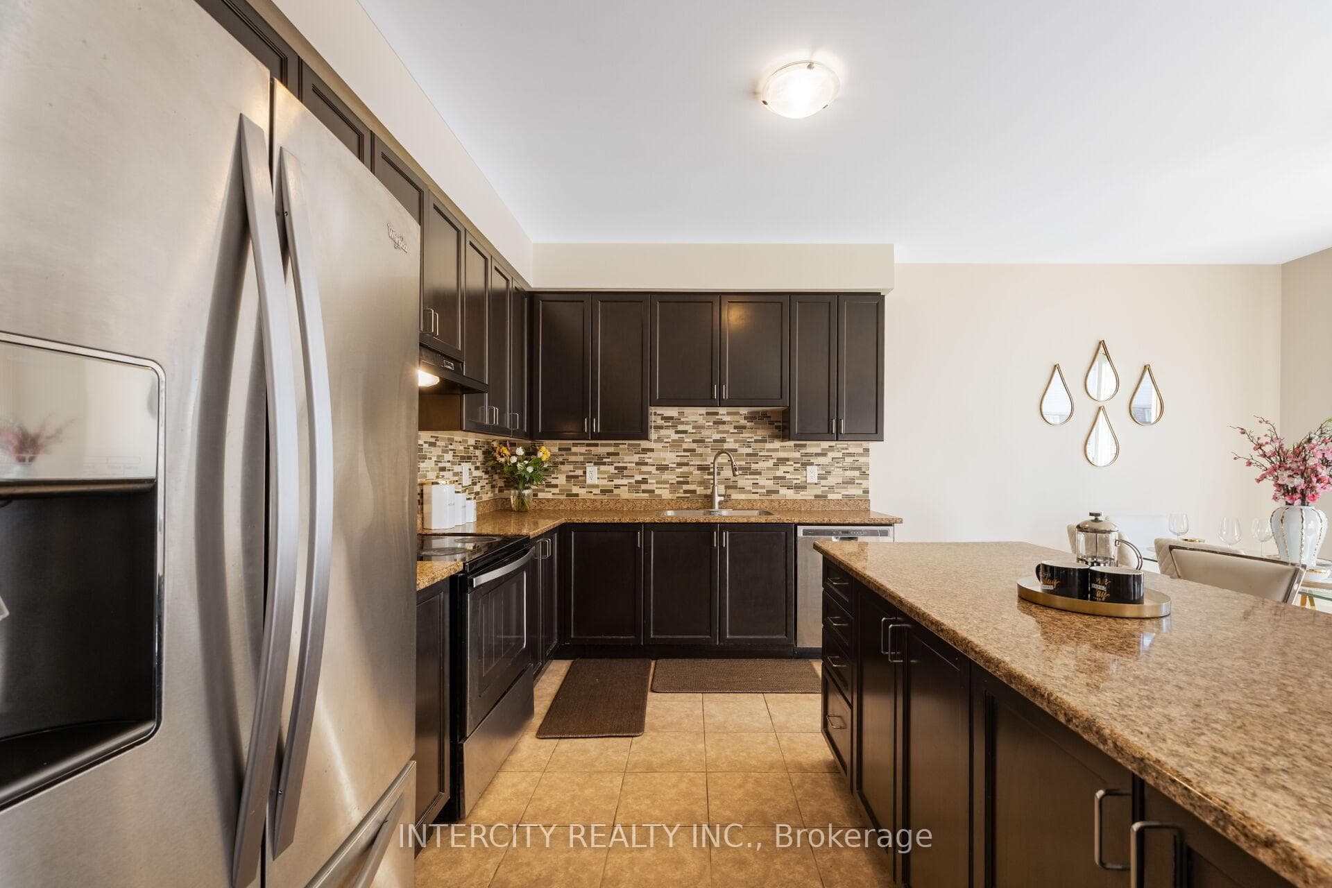 19 Enford Crescent photo 23