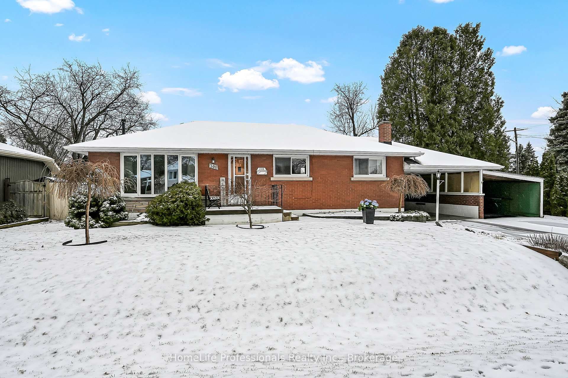 200 Huron Avenue photo 3