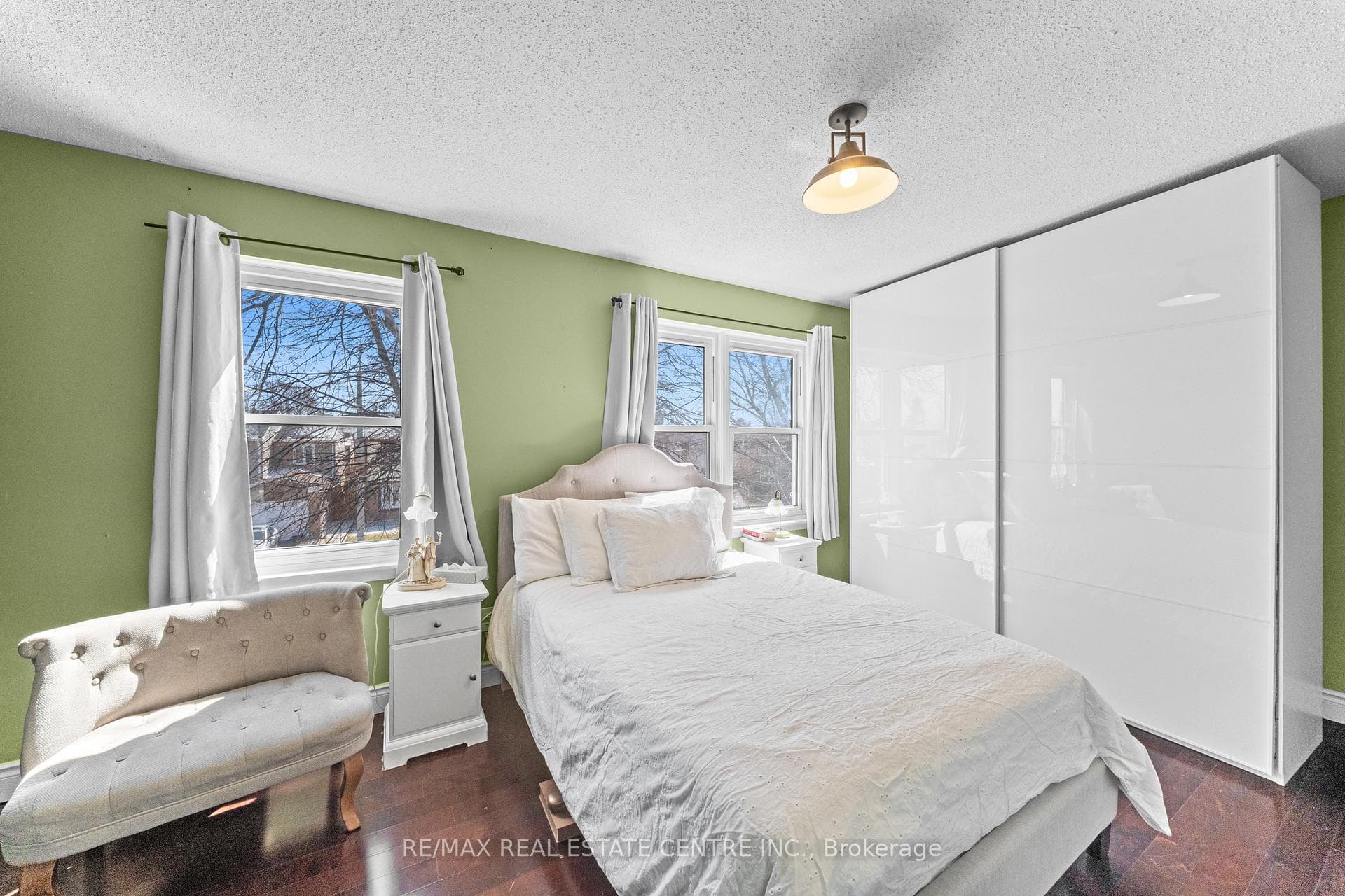 23 Majestic Crescent photo 37