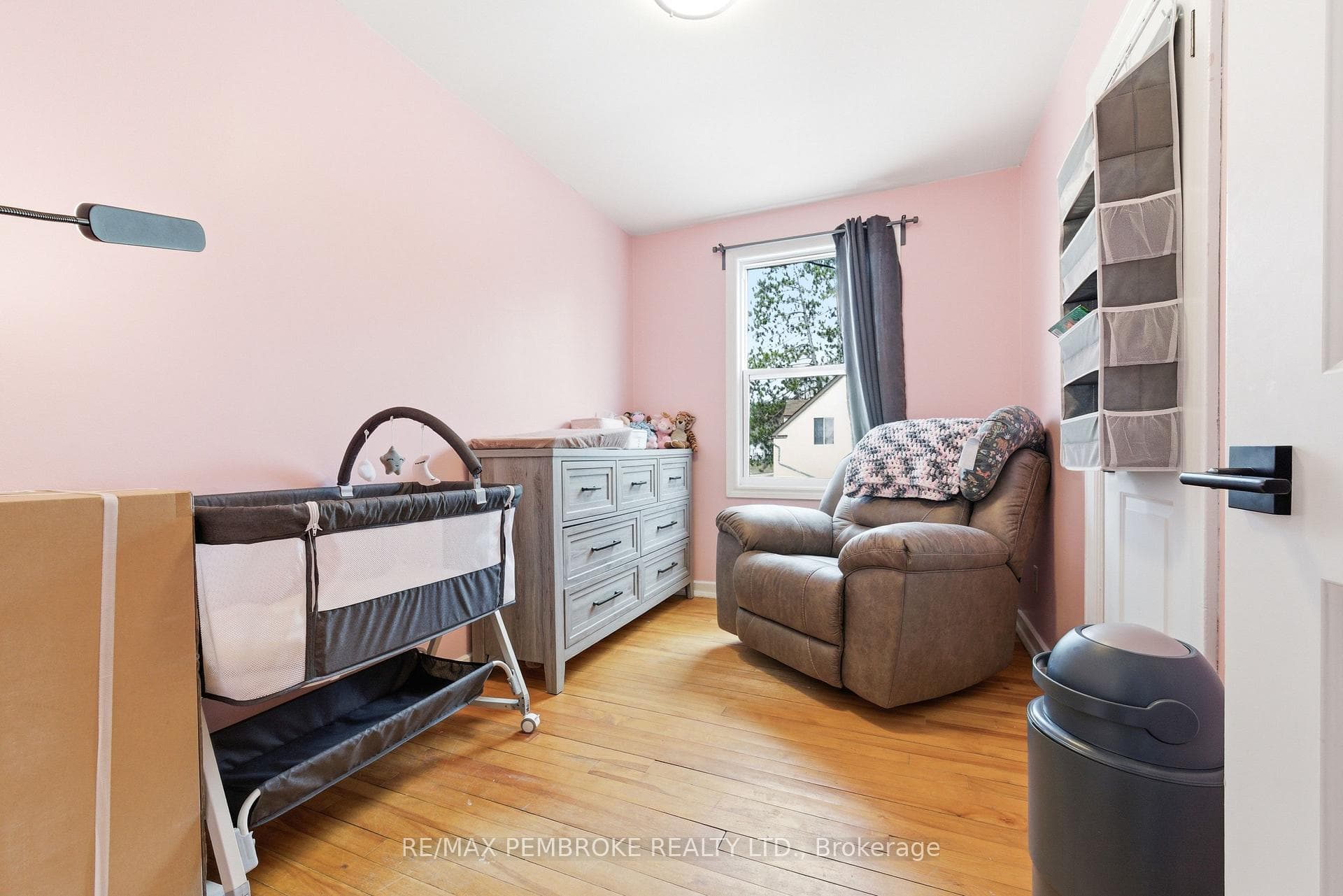 15 Alder Crescent photo 23
