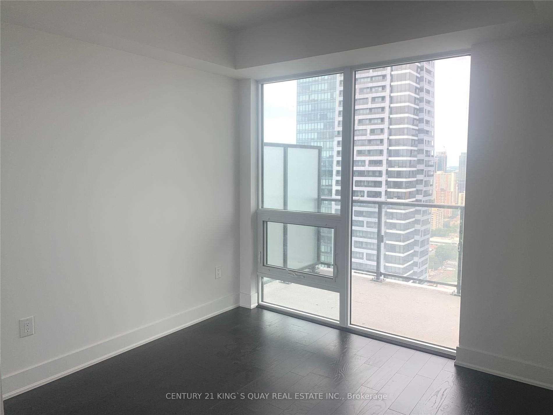 955 Bay Street Unit 3401 photo 4