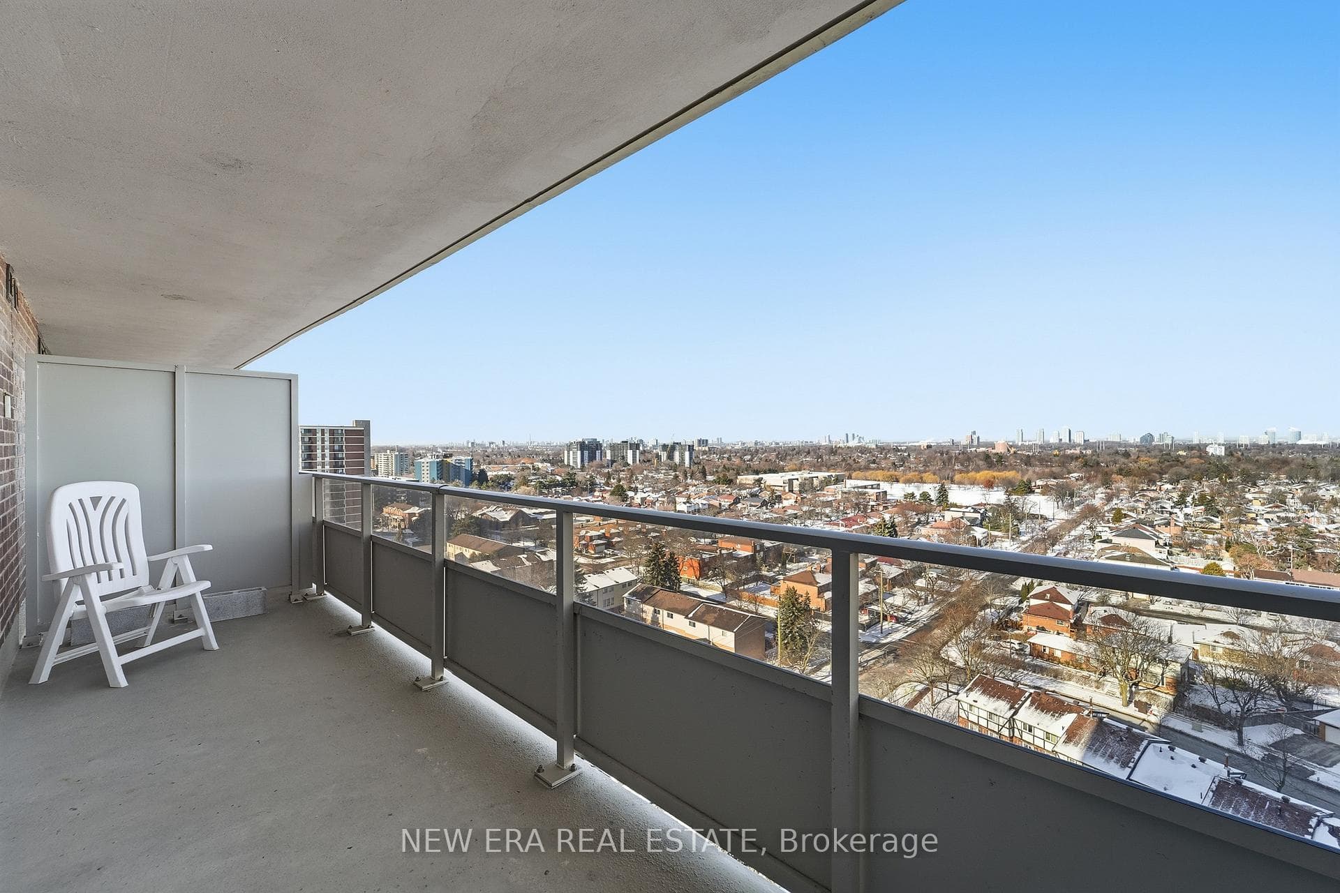 15 Torrance Road Unit 1601 photo 5