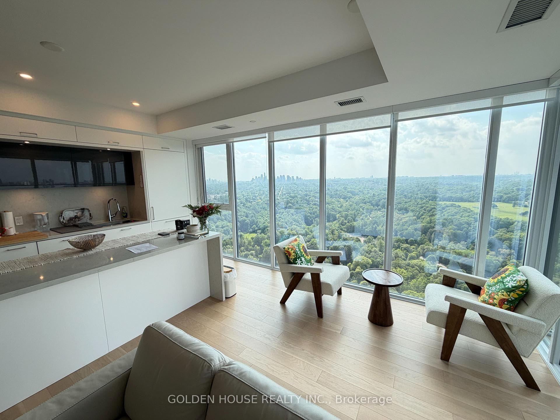 10 Inn on the Park Drive Unit 2903 photo 6