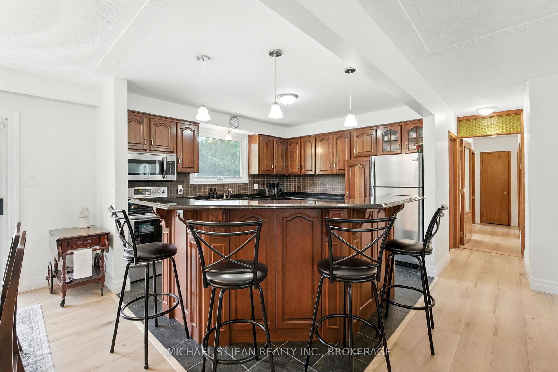 20 Woodside Drive photo 9