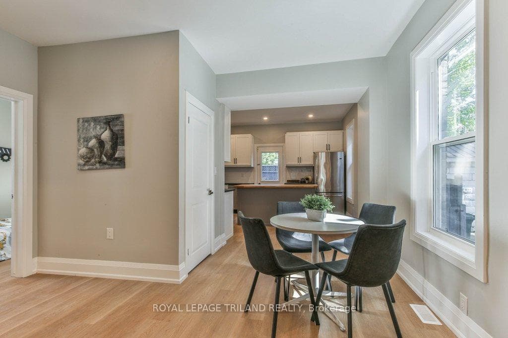 93 MALAKOFF Street photo 20