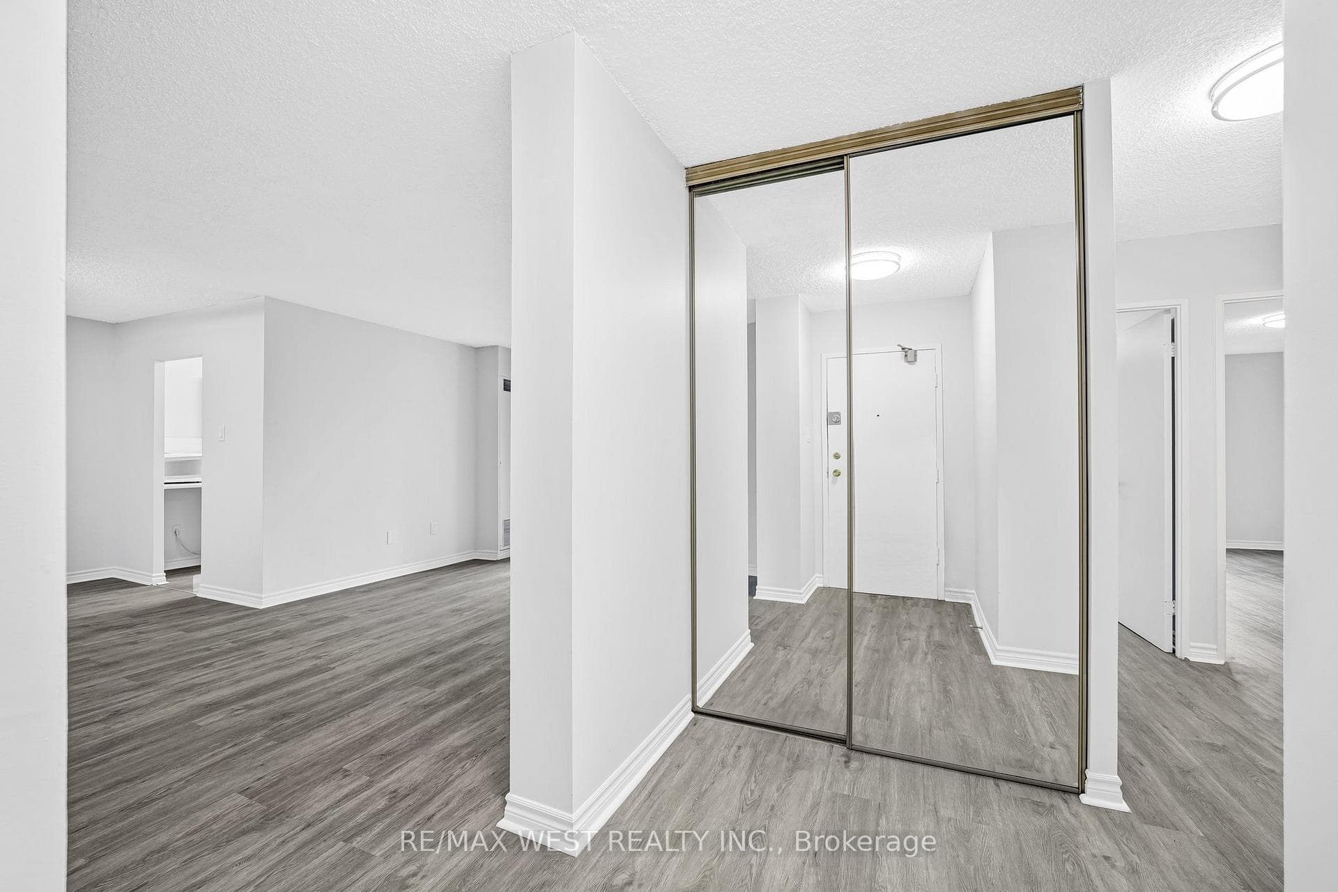 205 Hilda Avenue Unit 406 photo 6