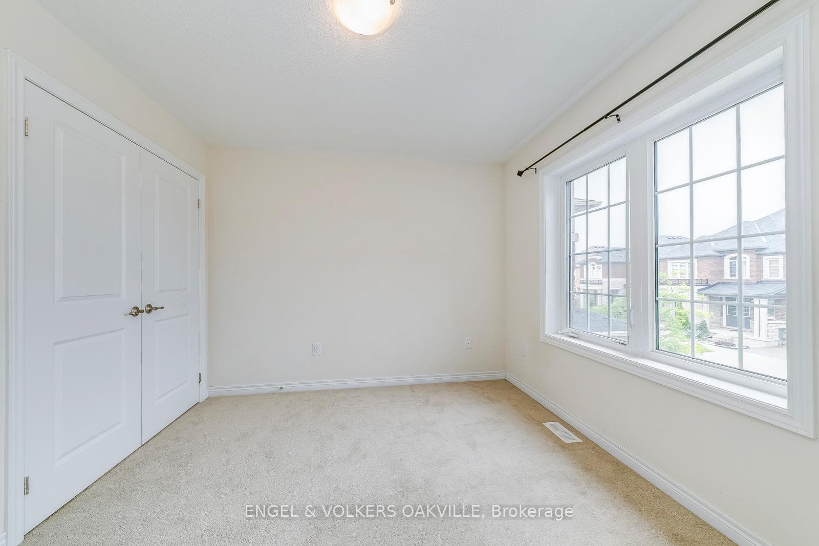 353 Leadwood Gate photo 27