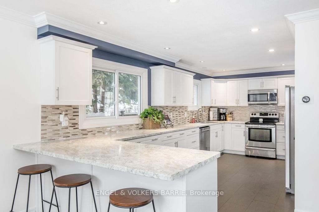 101 Hadden Crescent photo 4