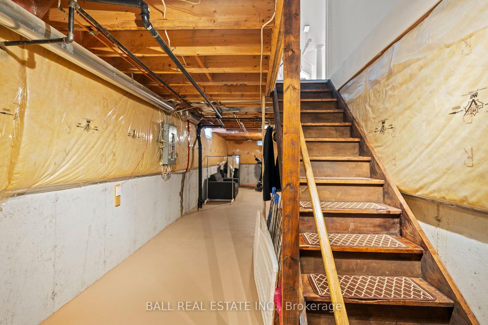 1263 Eagle Crescent photo 34