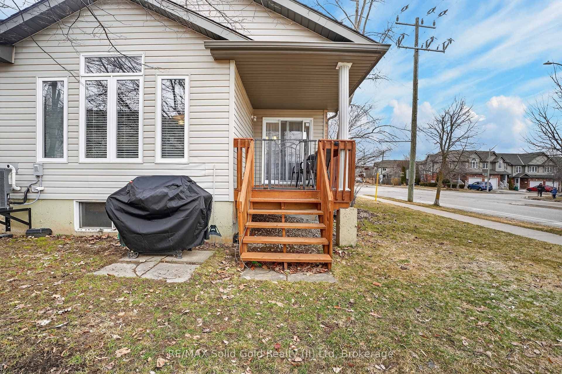 539 Woolgrass Avenue photo 4