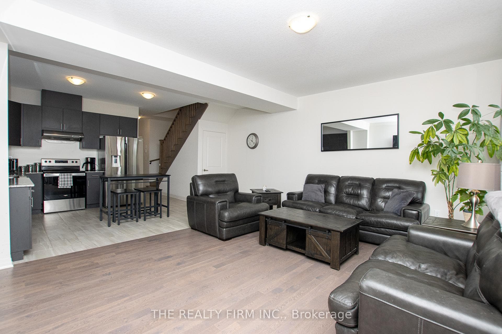 78 Middleton Street photo 8