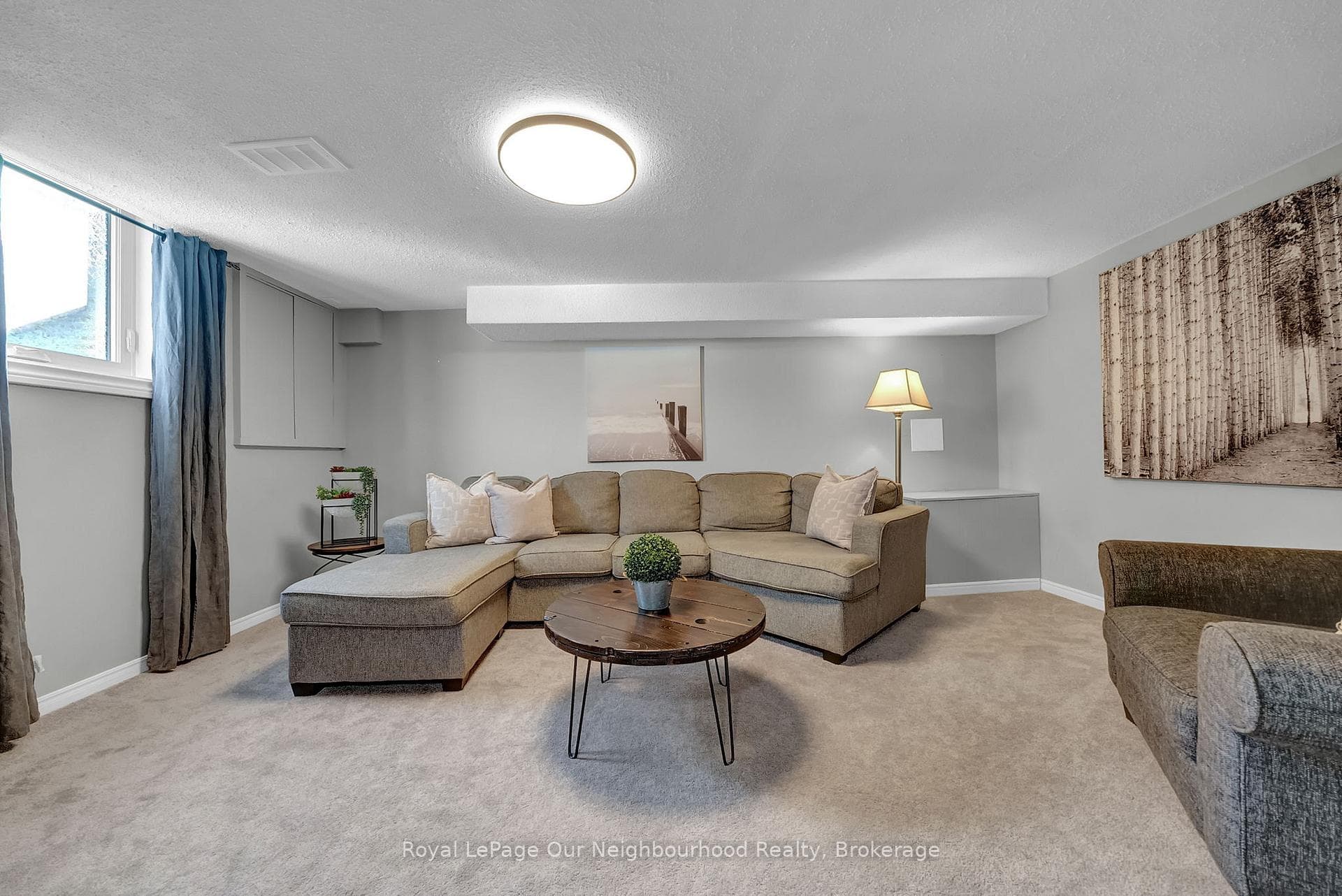 1307 Fenelon Crescent photo 18