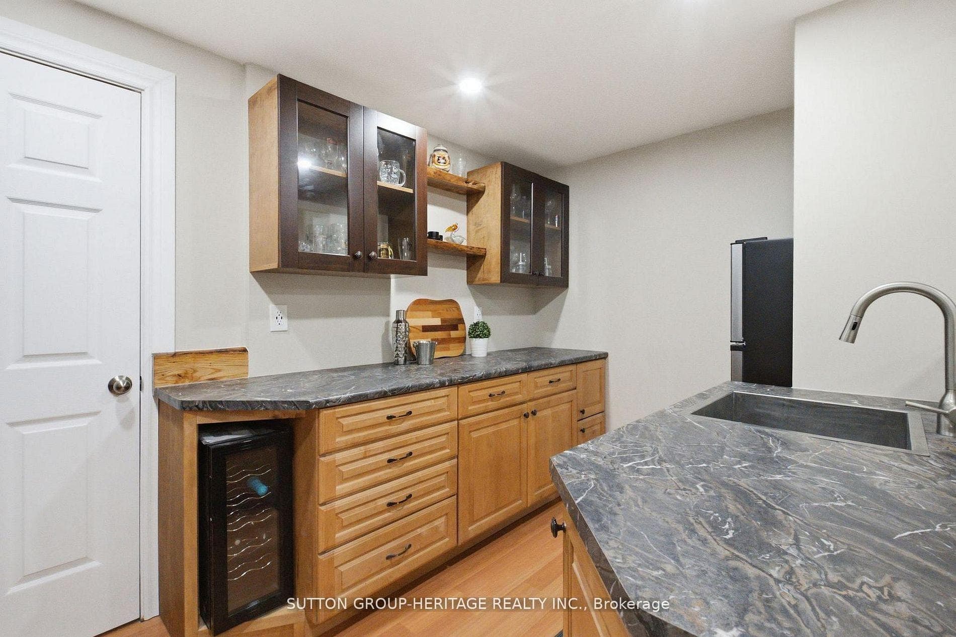1413 Beaverbrook Court photo 27