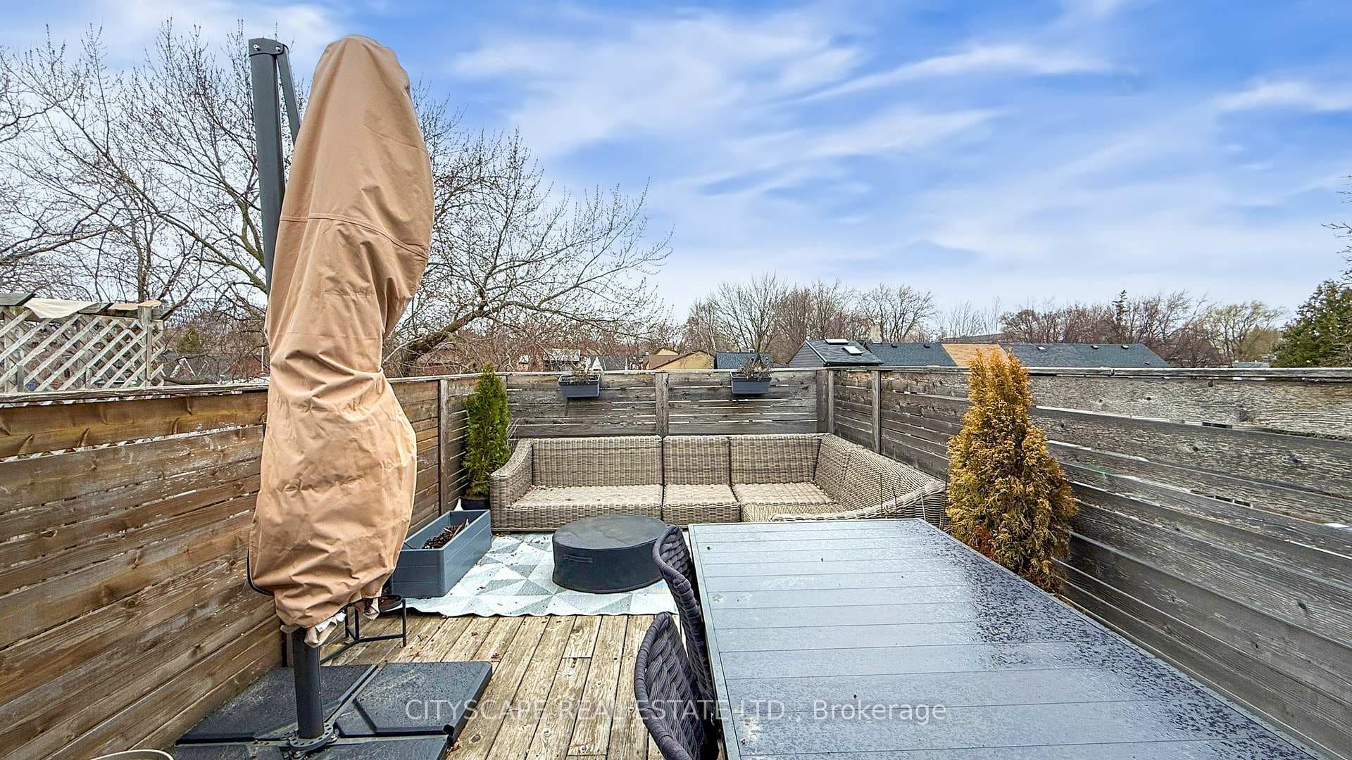 936 Dundas Street Unit Upper photo 19