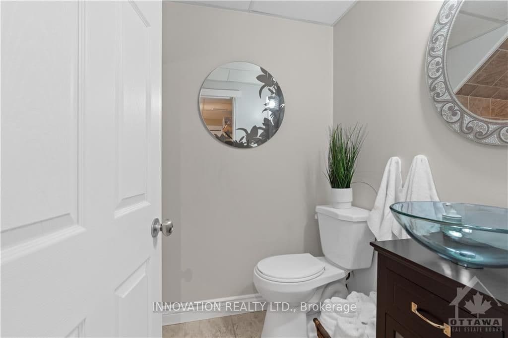 2216 BICKERTON Avenue photo 28
