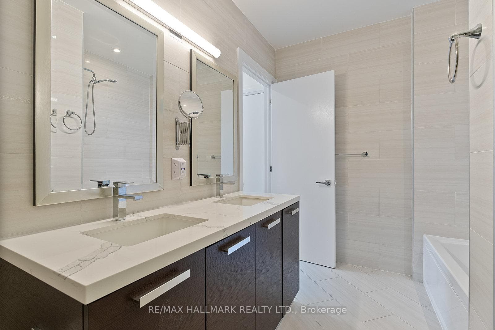 224 King Street Unit 4004 photo 29