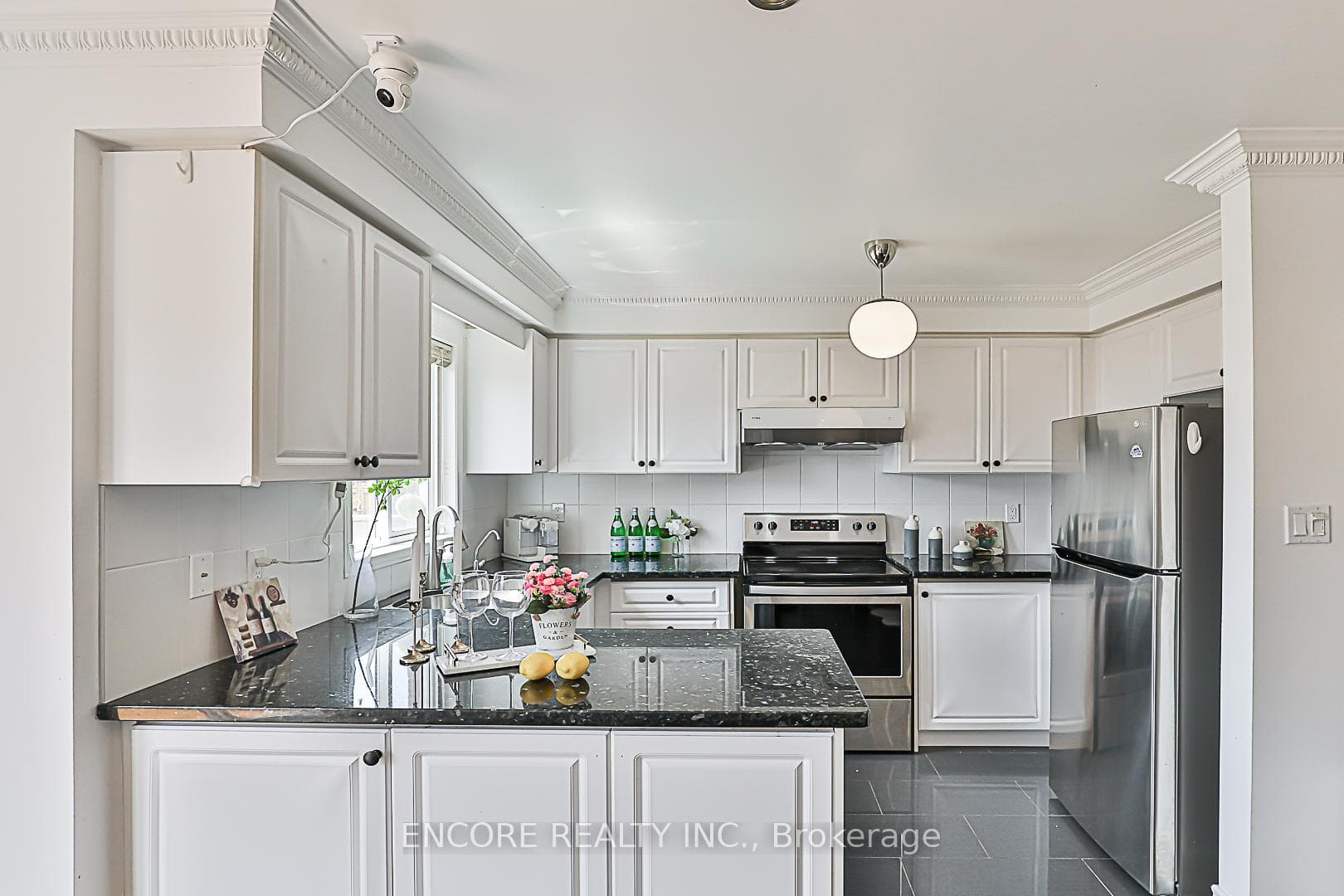 81 Warren Bradley Street photo 11