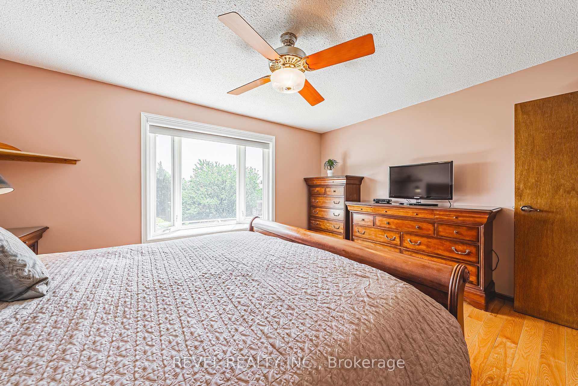 611 Foster Court photo 16
