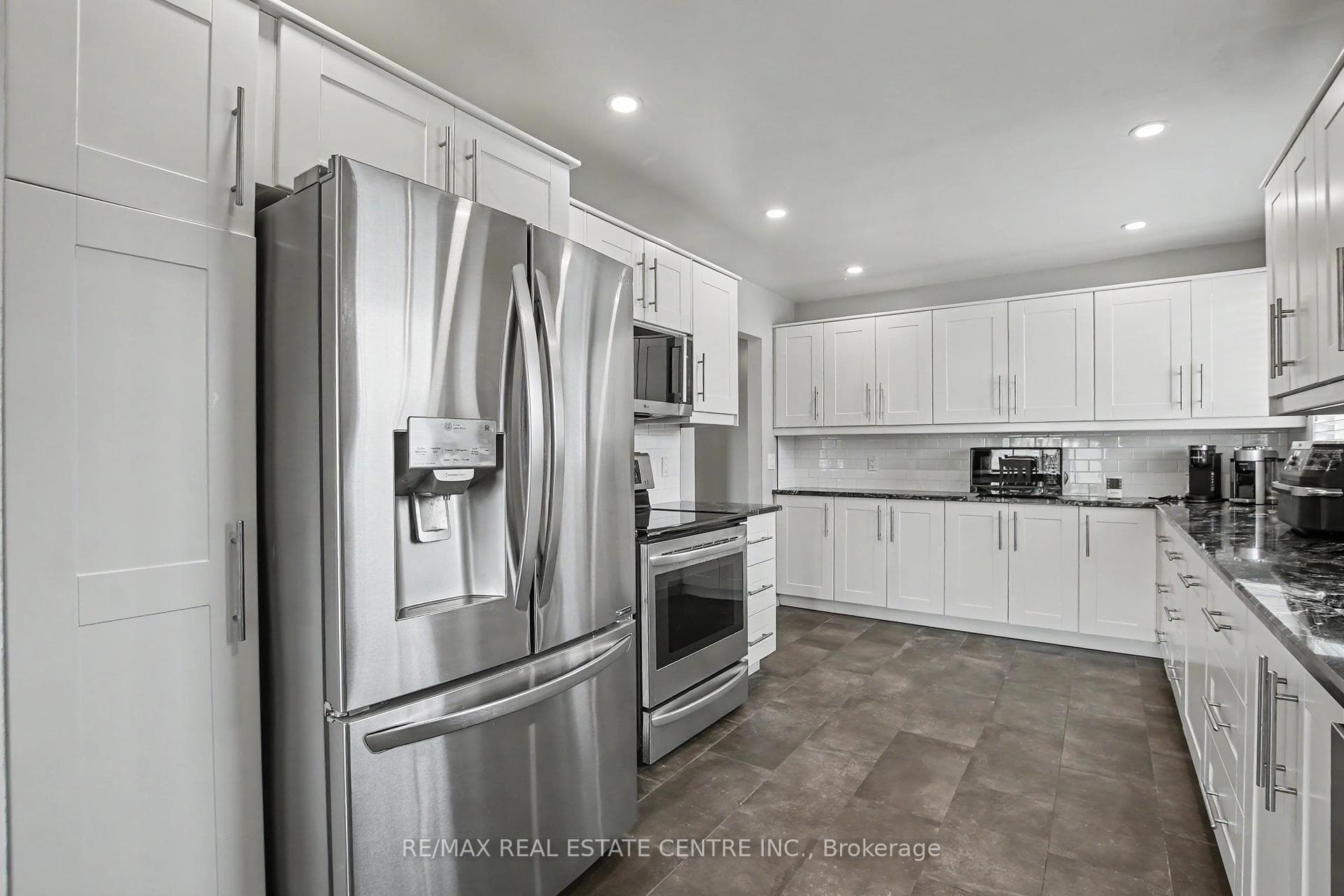 1045 Queens Bush Road photo 9