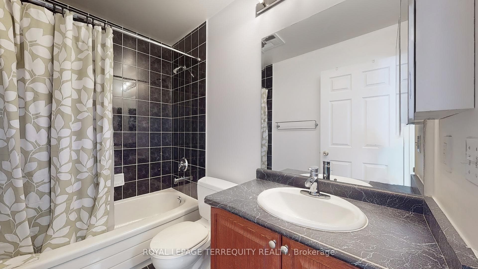 18 Parkview Avenue Unit 207 photo 14