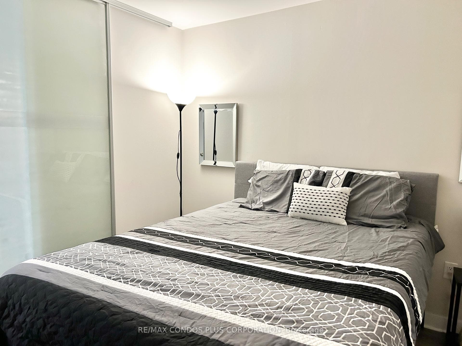 4K Spadina Avenue Unit 1922 photo 10