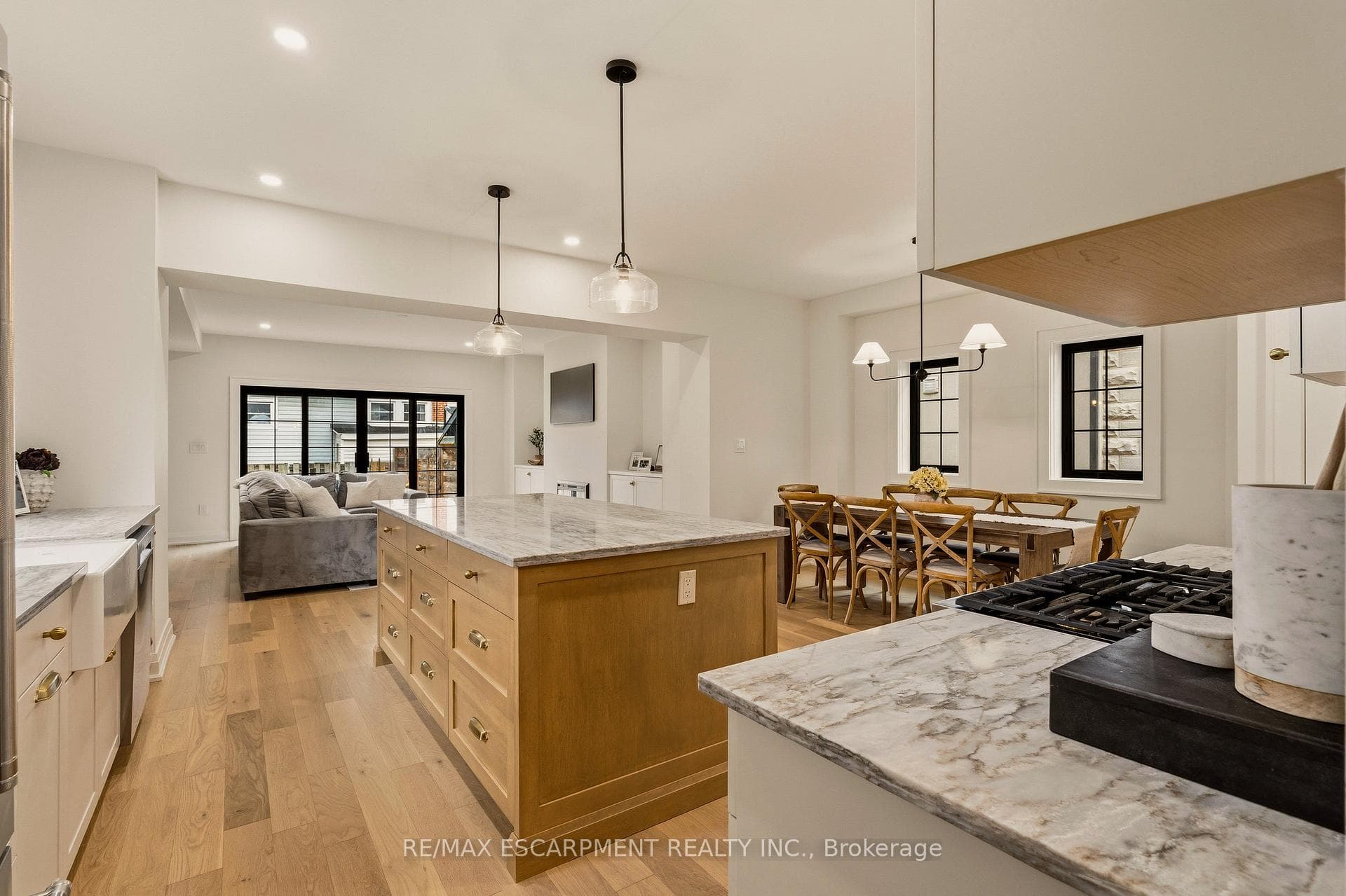 30 MATILDA Street photo 11